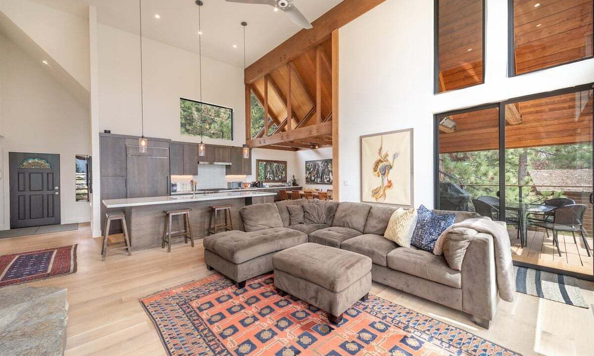 Photo of Bedroom in Lake Forest