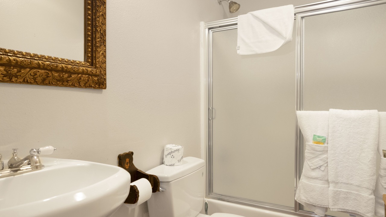 Photo of Bathroom in Upper Moonridge