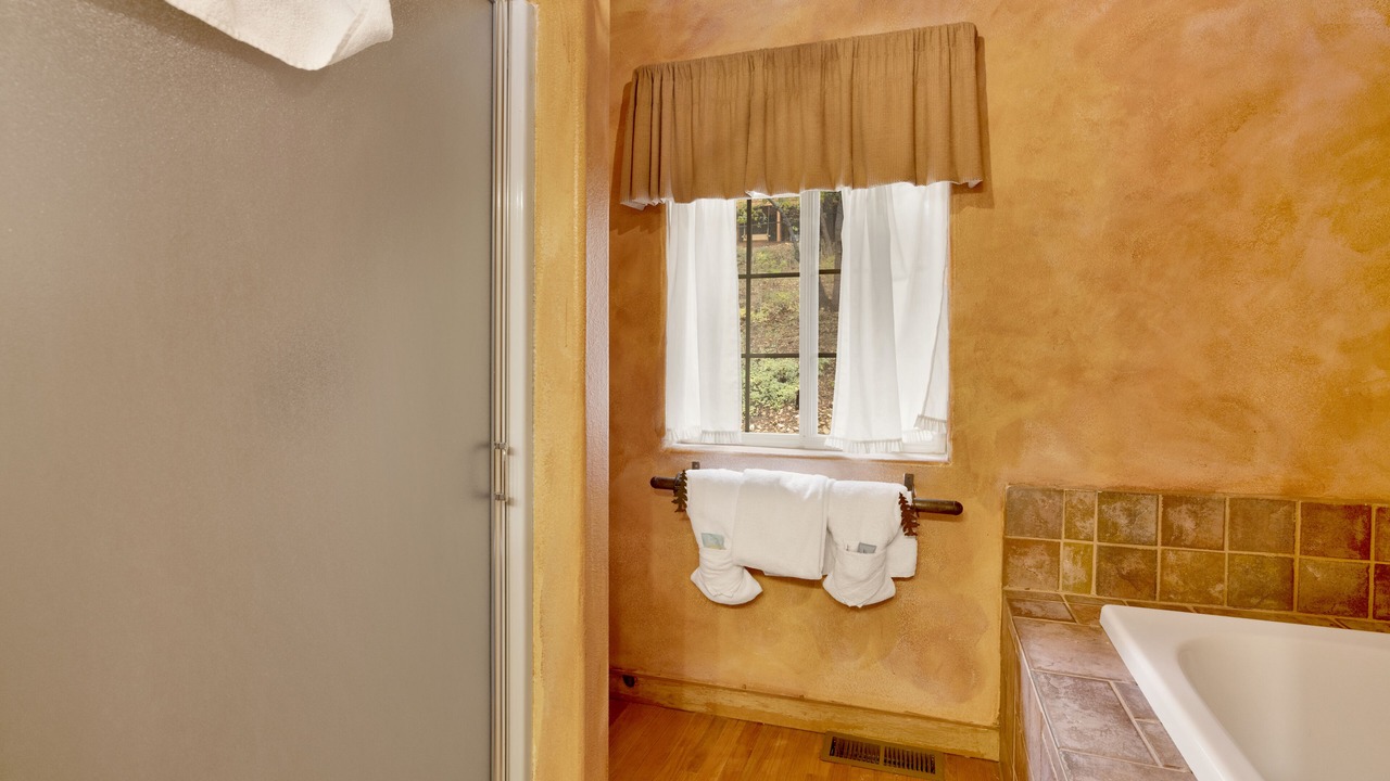 Photo of Bathroom in Upper Moonridge