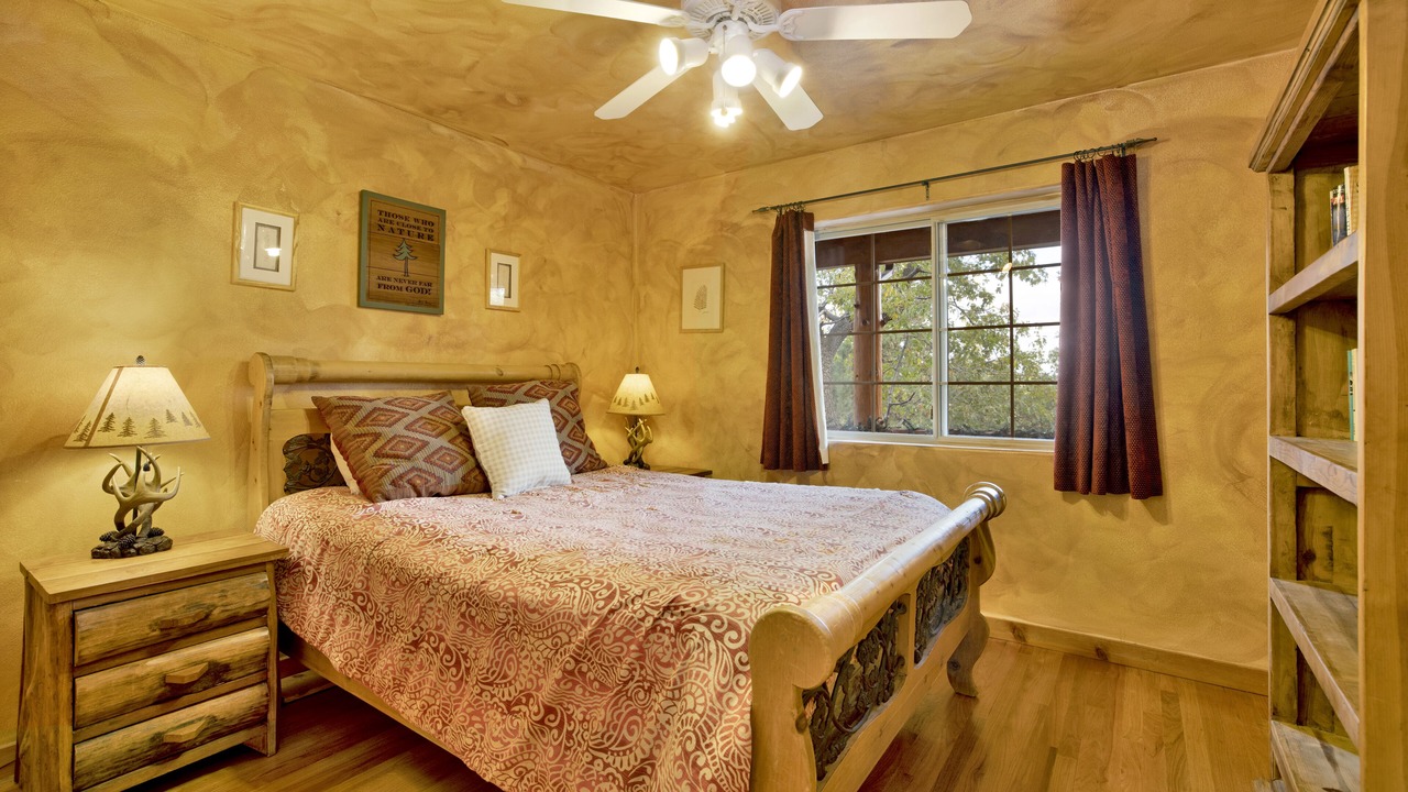 Photo of Bedroom in Upper Moonridge