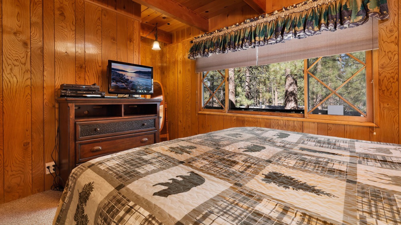 Photo of Bedroom in Summit Estates