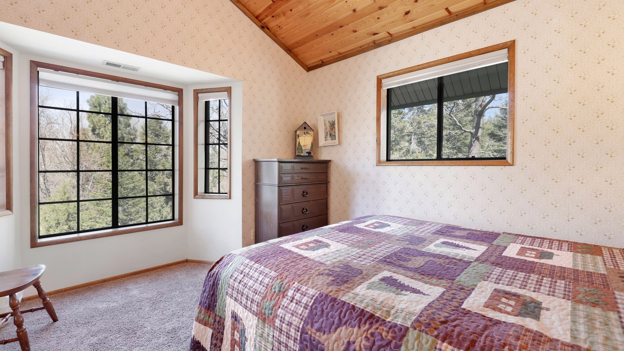 Photo of Bedroom in Upper Moonridge