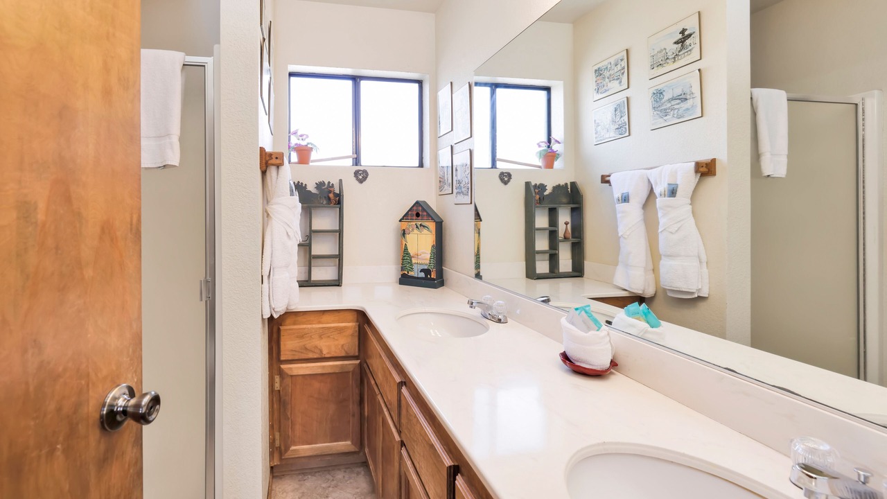 Photo of Bathroom in Upper Moonridge