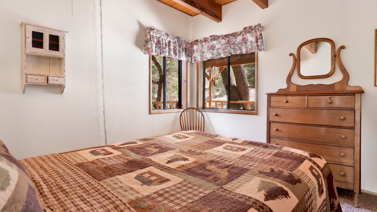 Photo of Bedroom in Upper Moonridge