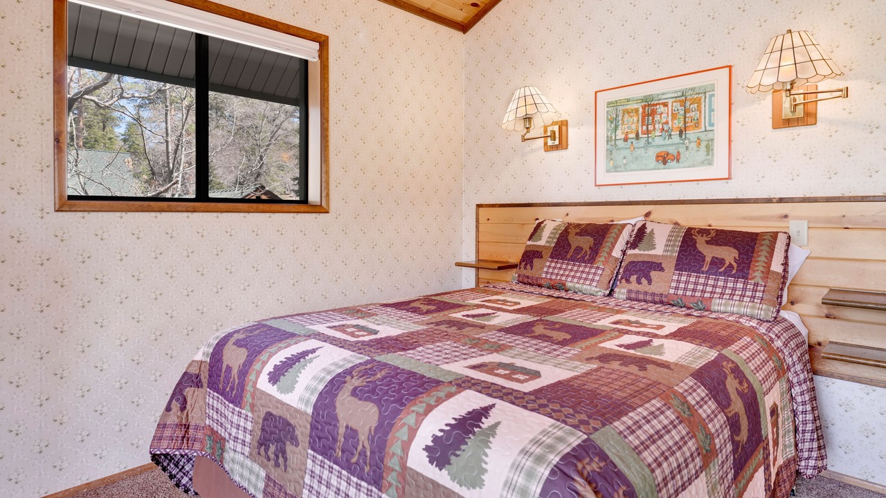 Photo of Bedroom in Upper Moonridge