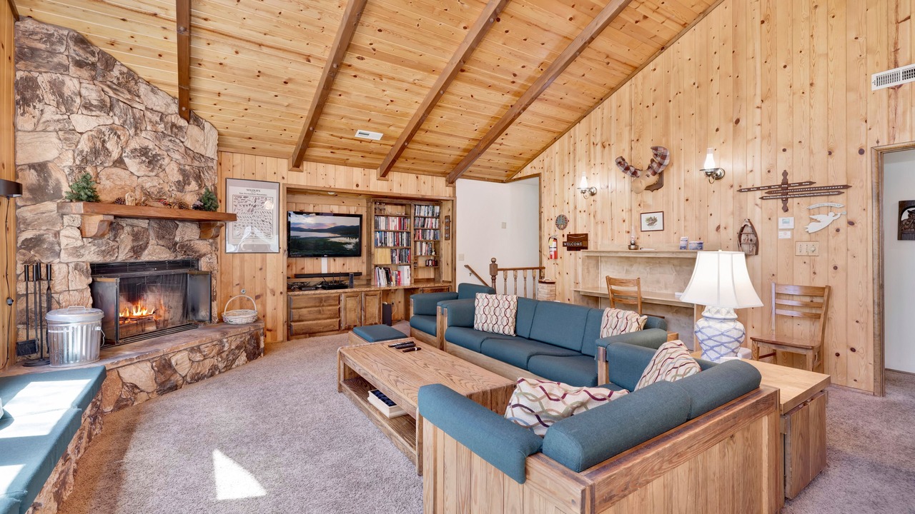 Photo of Livingroom in Upper Moonridge