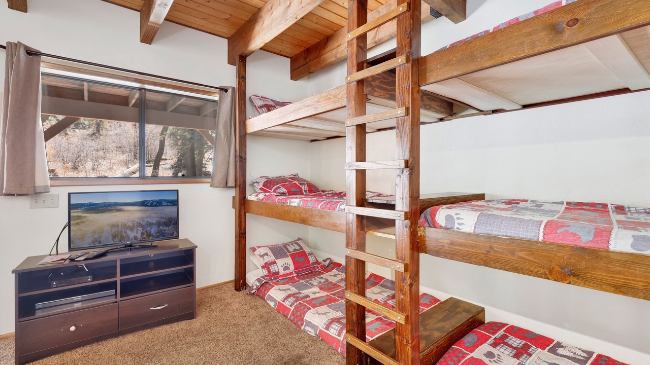 Photo of Bedroom in Upper Moonridge
