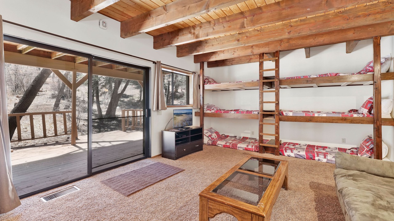 Photo of Livingroom in Upper Moonridge