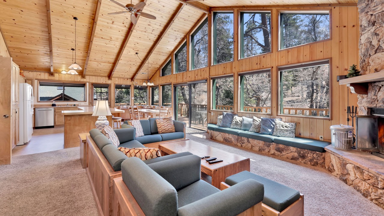 Photo of Livingroom in Upper Moonridge