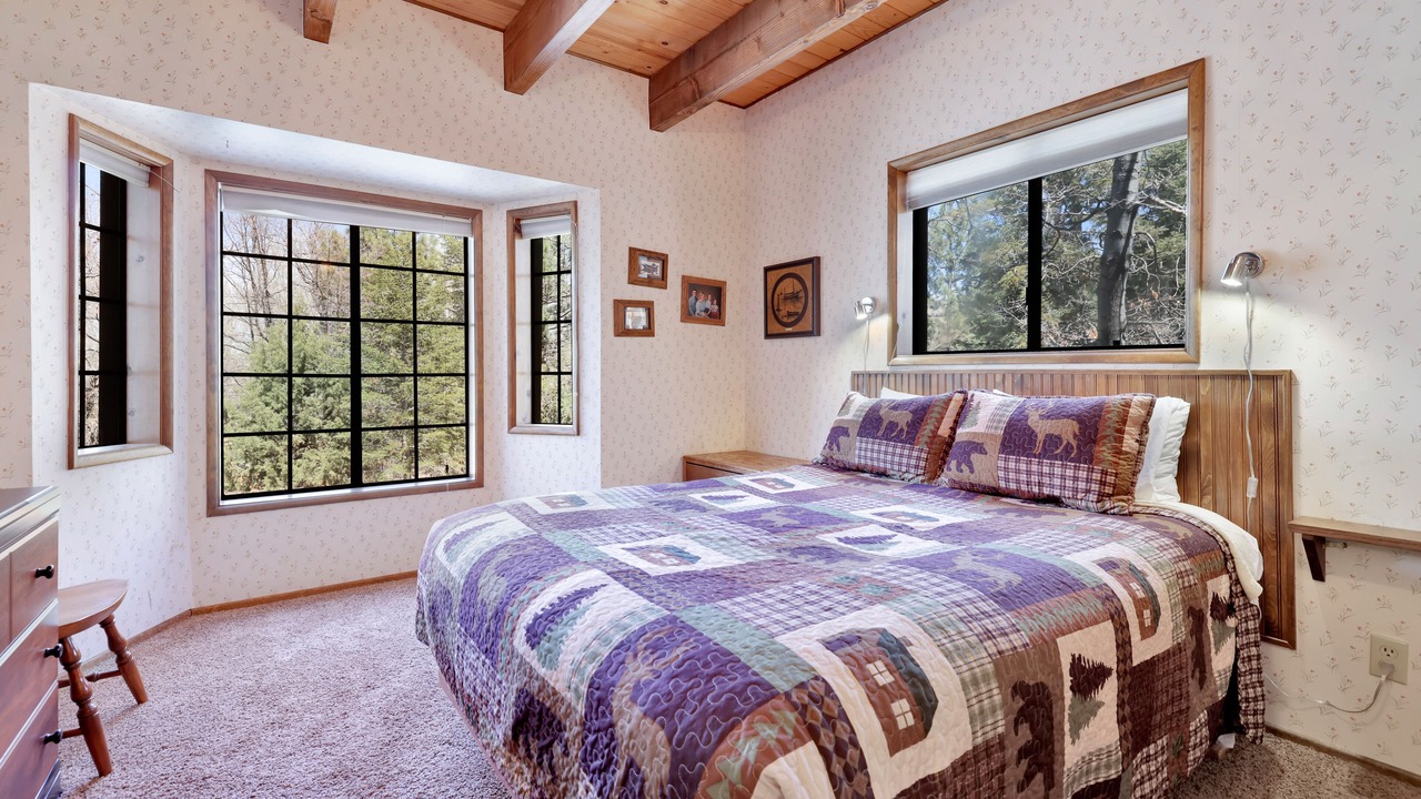 Photo of Bedroom in Upper Moonridge