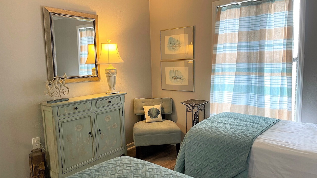 Photo of Bedroom in Orange Beach East