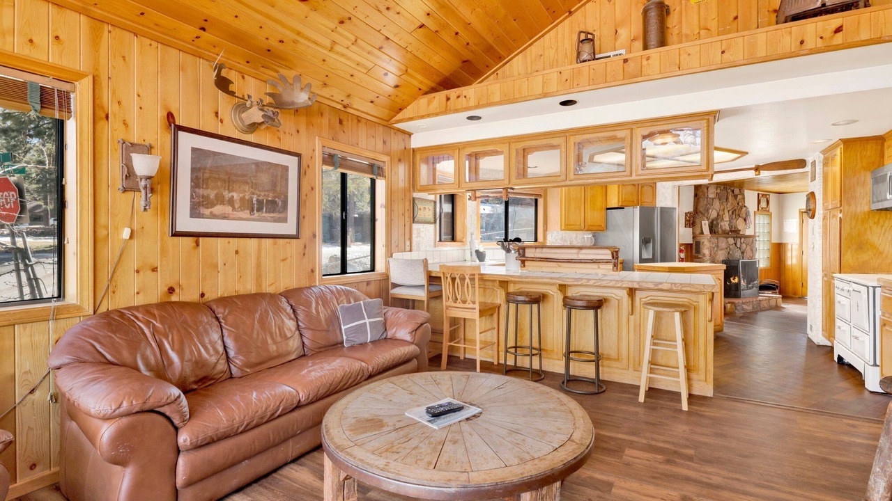 Photo of Livingroom in Big Bear Lake