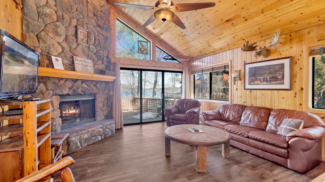 Photo of Livingroom in Big Bear Lake