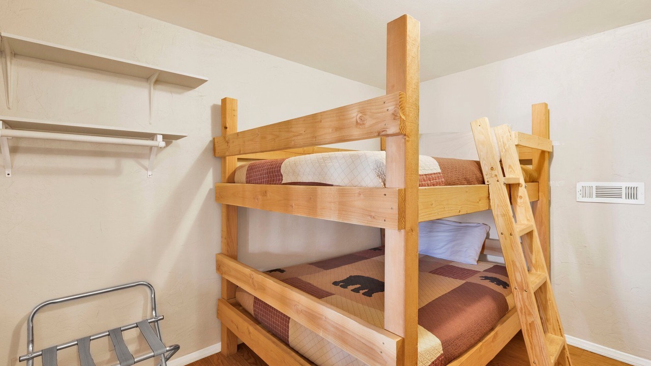 Photo of Bedroom in Big Bear Lake