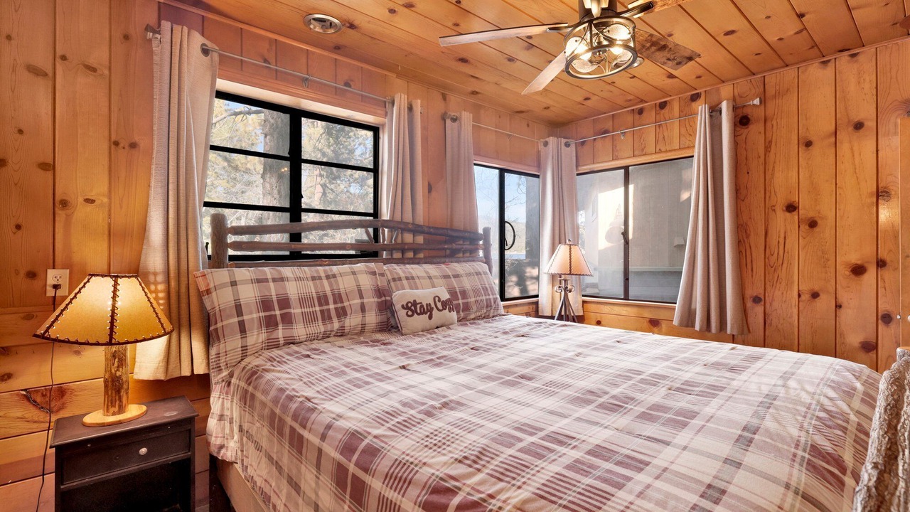 Photo of Bedroom in Big Bear Lake