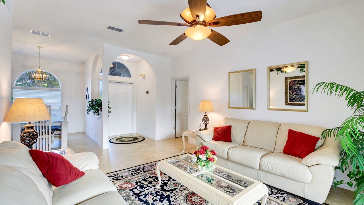 Photo of Livingroom in Central Naples