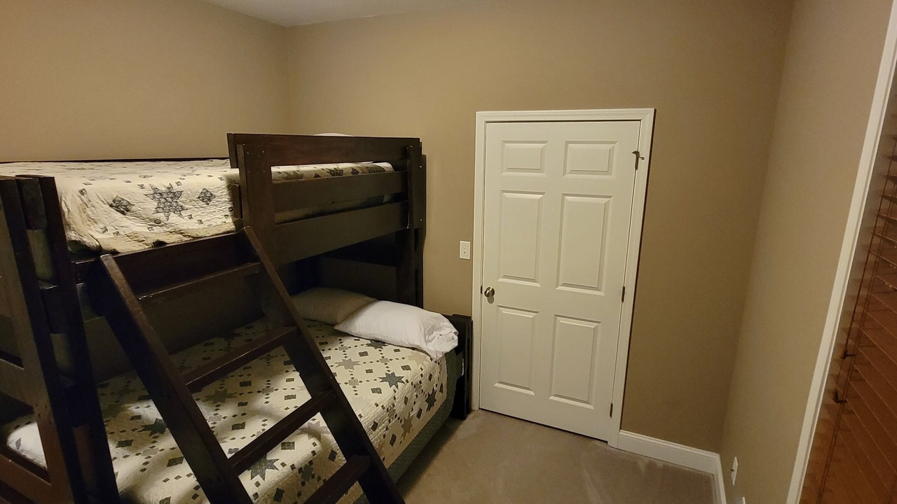 Photo of Bedroom in Hendersonville