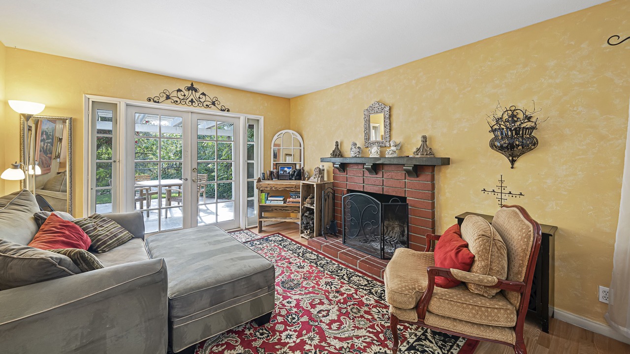 Photo of Livingroom in Westside Costa Mesa