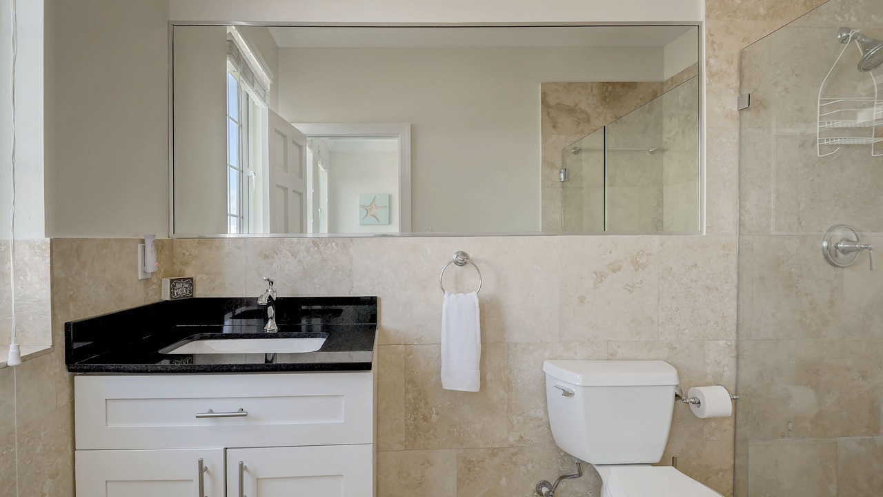 Photo of Bathroom in Palm Cay