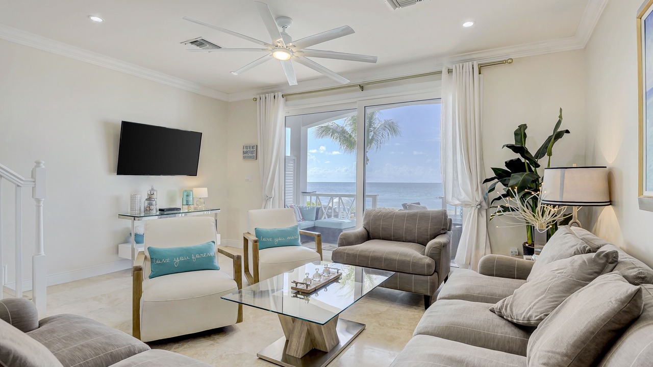 Photo of Livingroom in Palm Cay