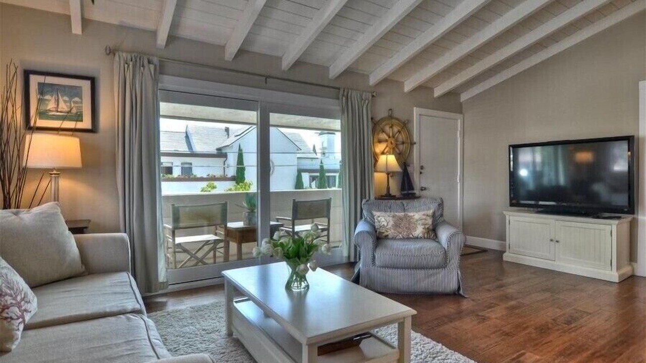 Photo of Livingroom in Corona del Mar