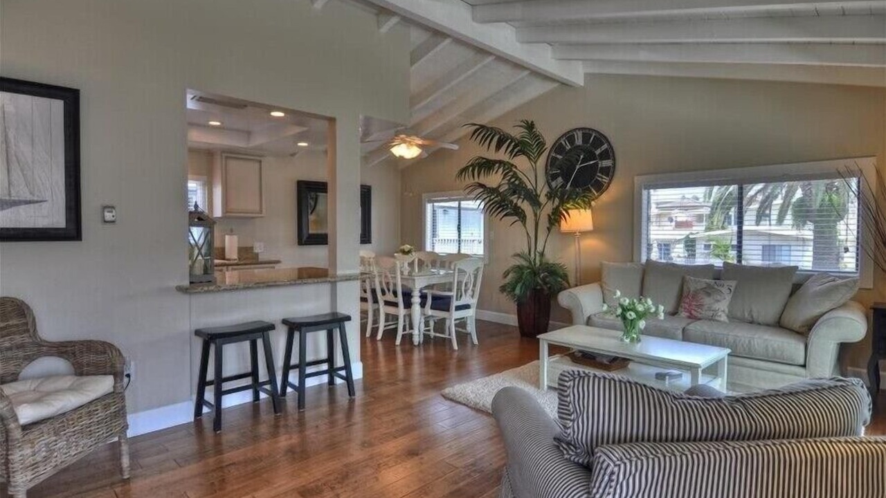 Photo of Livingroom in Corona del Mar