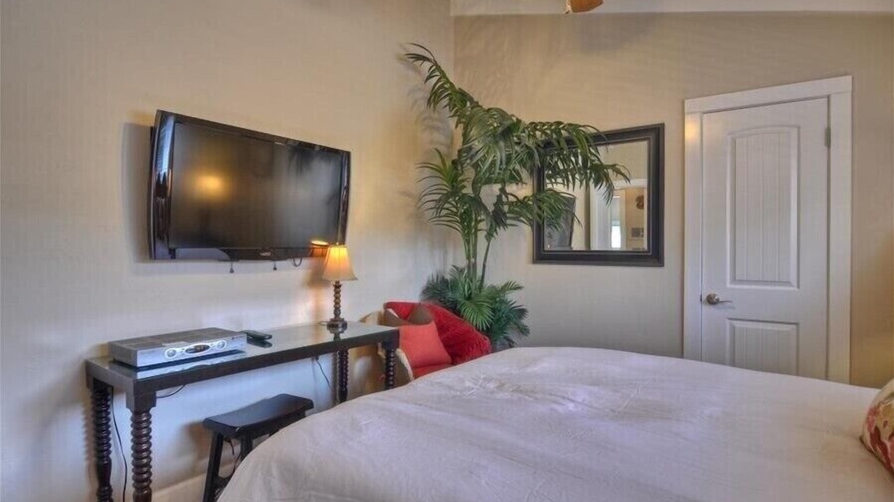 Photo of Bedroom in Corona del Mar