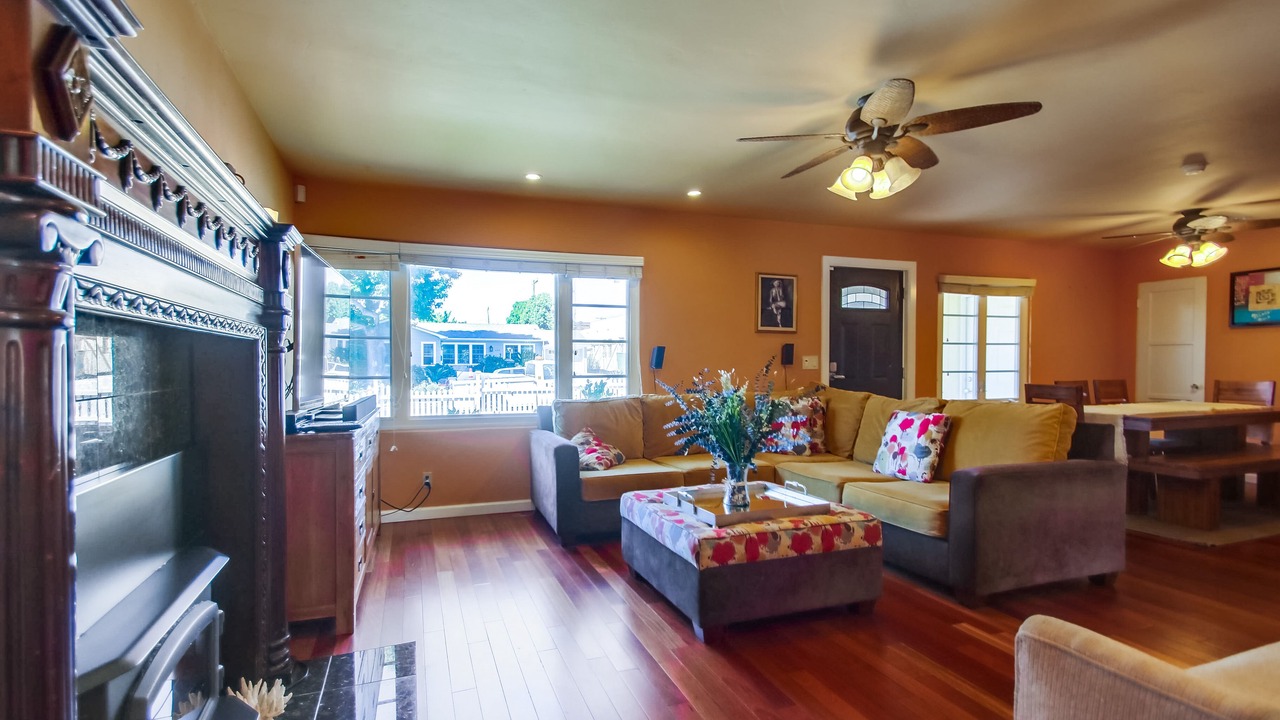 Photo of Livingroom in Beach Barber Tract