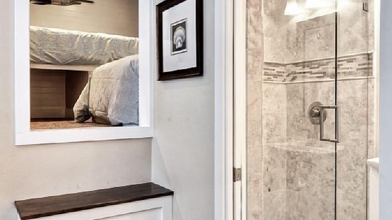 Photo of Bathroom in Corona del Mar