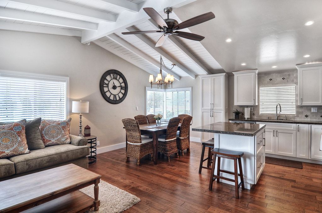 Photo of Livingroom in Corona del Mar