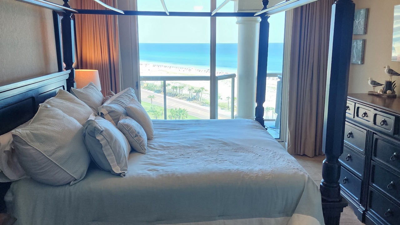 Photo of Bedroom in Pensacola Beach