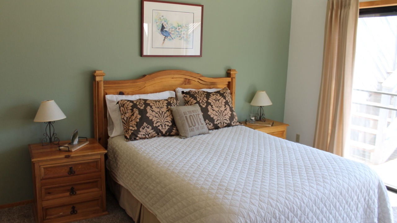 Photo of Bedroom in Lakeshore