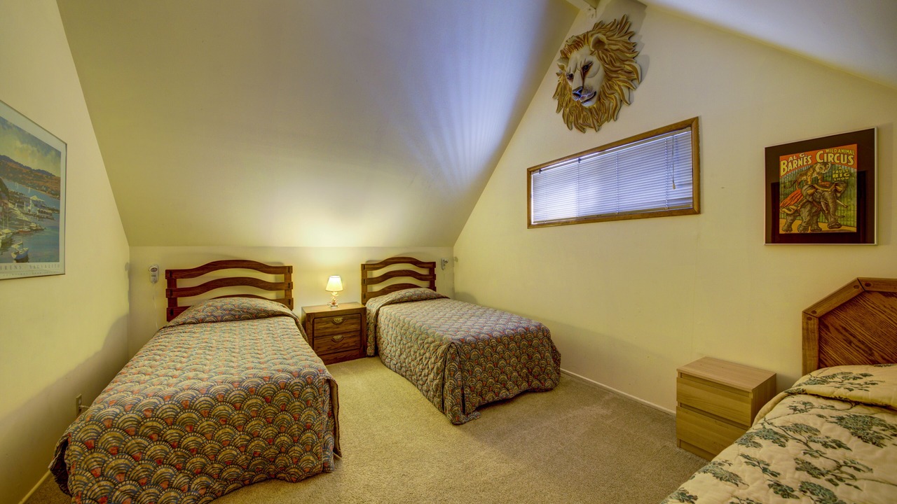 Photo of Bedroom in Blue Jay