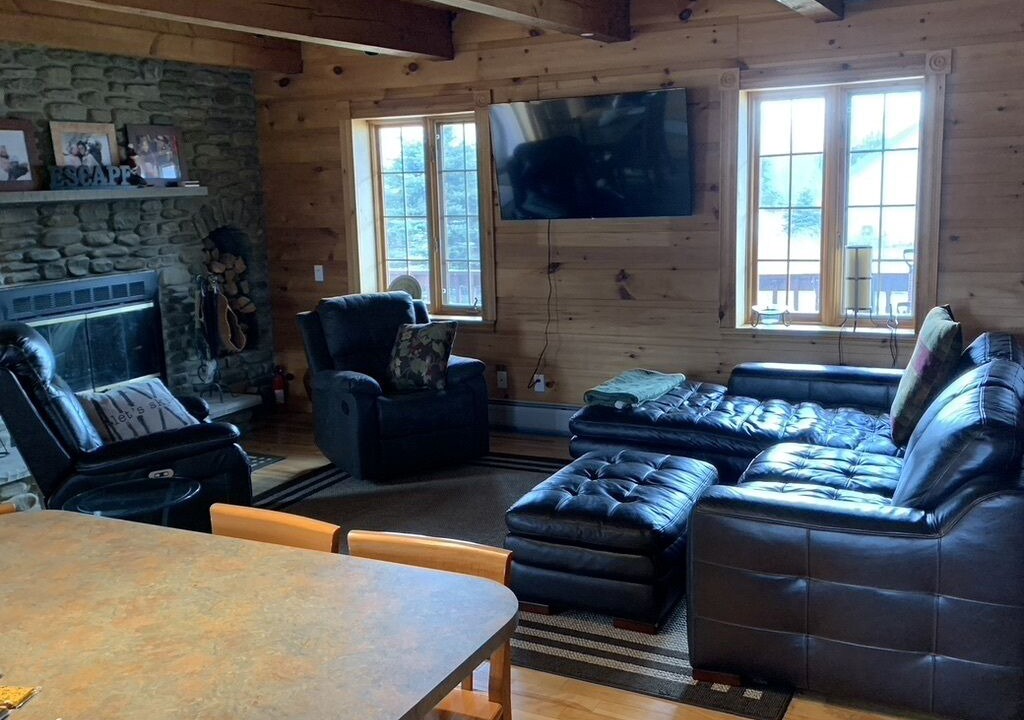 Photo of Livingroom in Ellicottville
