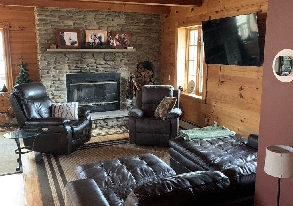 Photo of Livingroom in Ellicottville