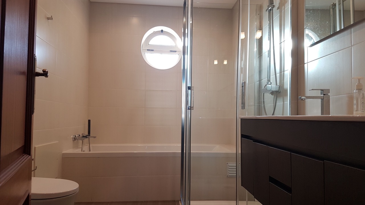 Photo of Bathroom in Quarteira