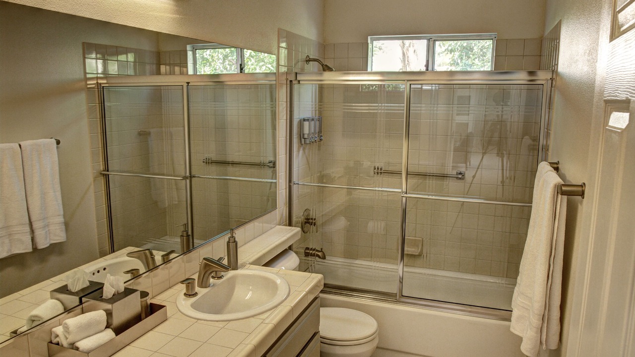 Photo of Bathroom in Topaz