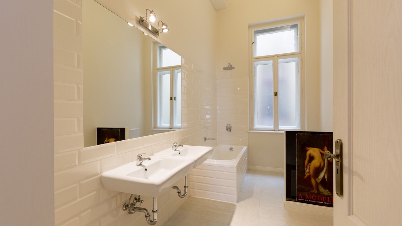 Photo of Bathroom in Nepszinhaz negyed