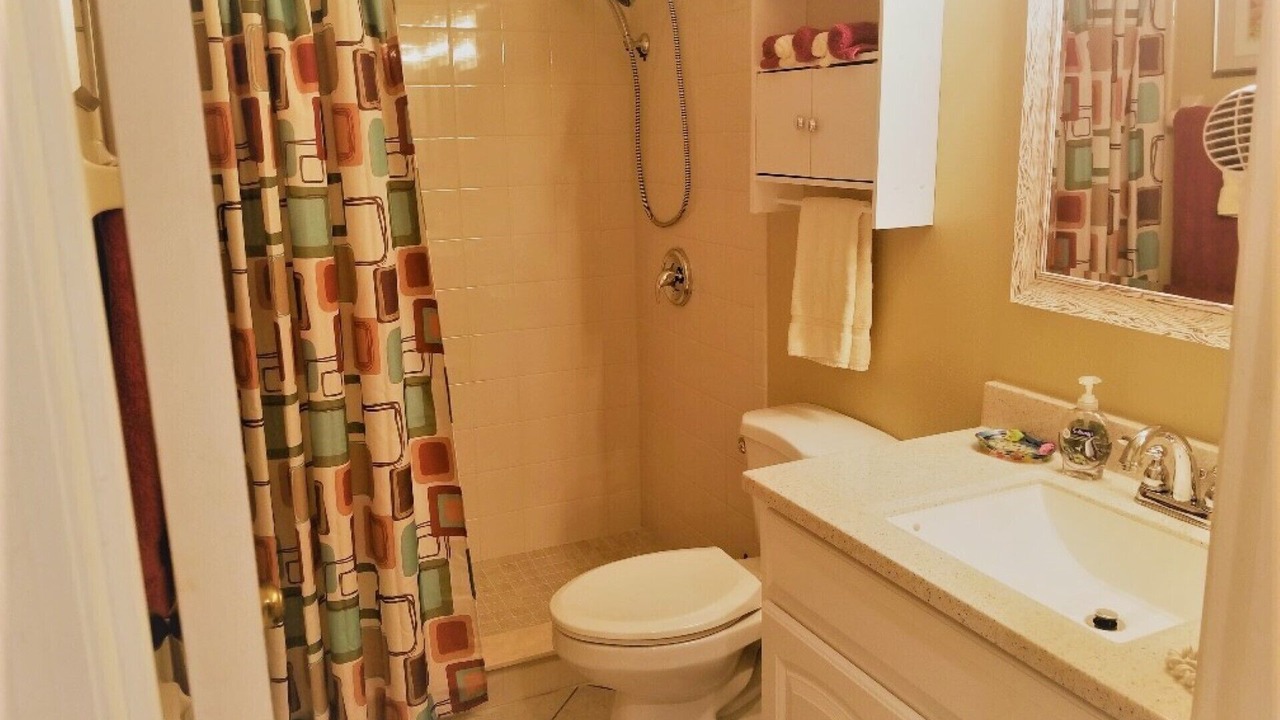 Photo of Bathroom in Paradise Lakes