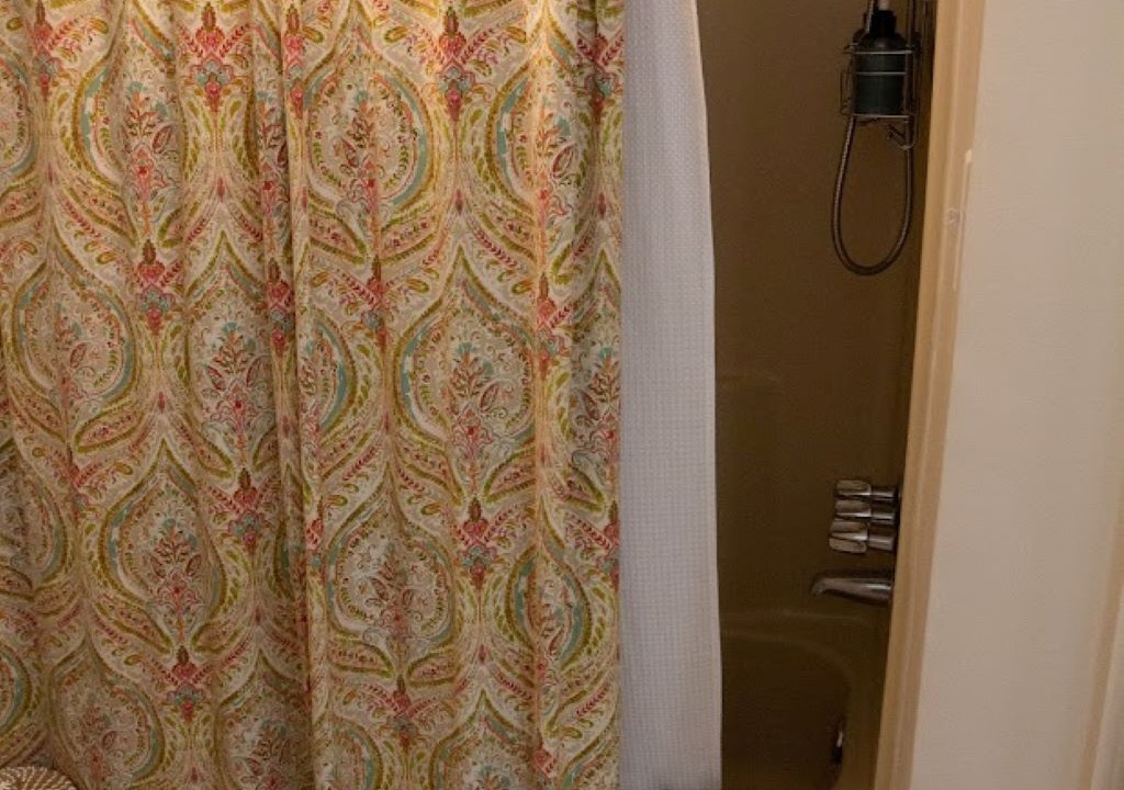 Photo of Bathroom in Orange Beach East
