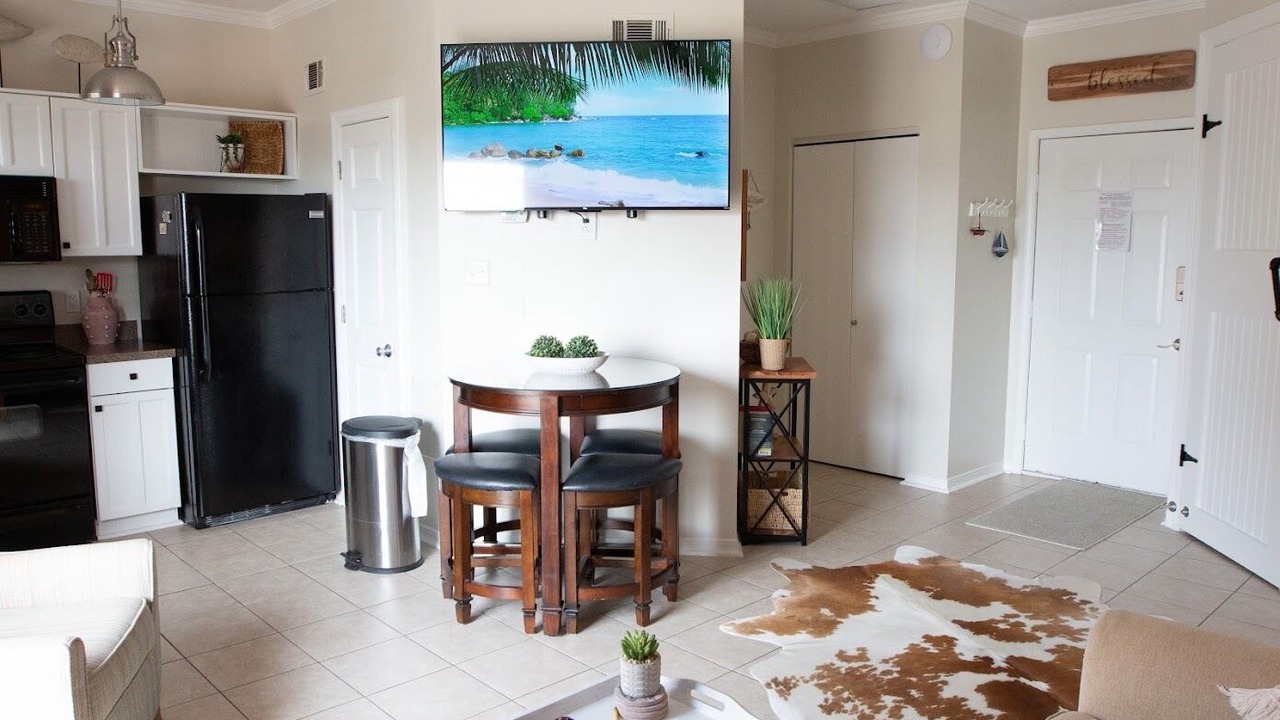 Photo of Livingroom in Orange Beach East