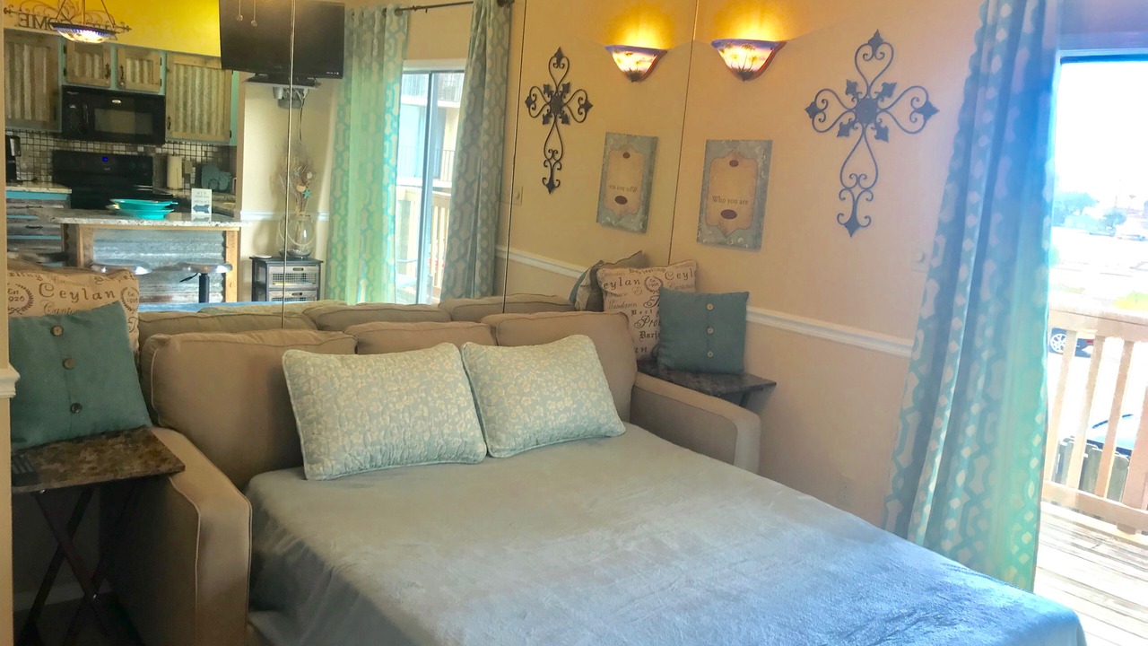 Photo of Bedroom in Orange Beach East