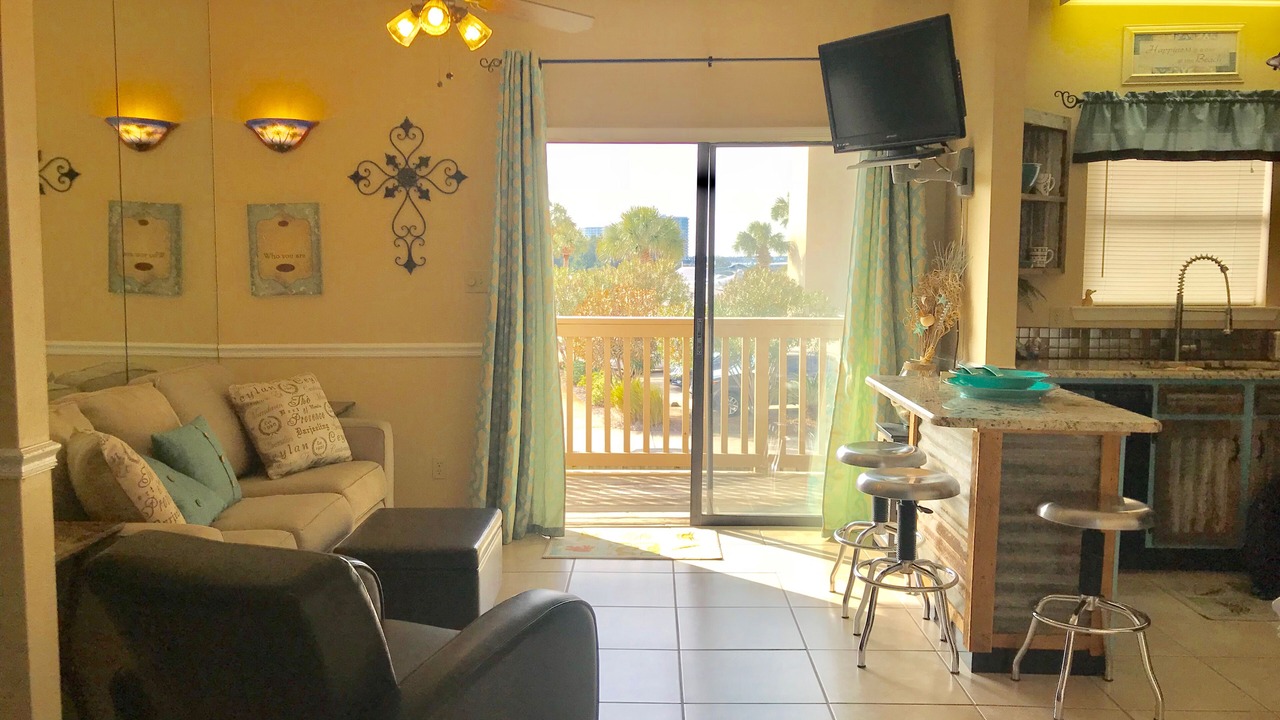 Photo of Livingroom in Orange Beach East