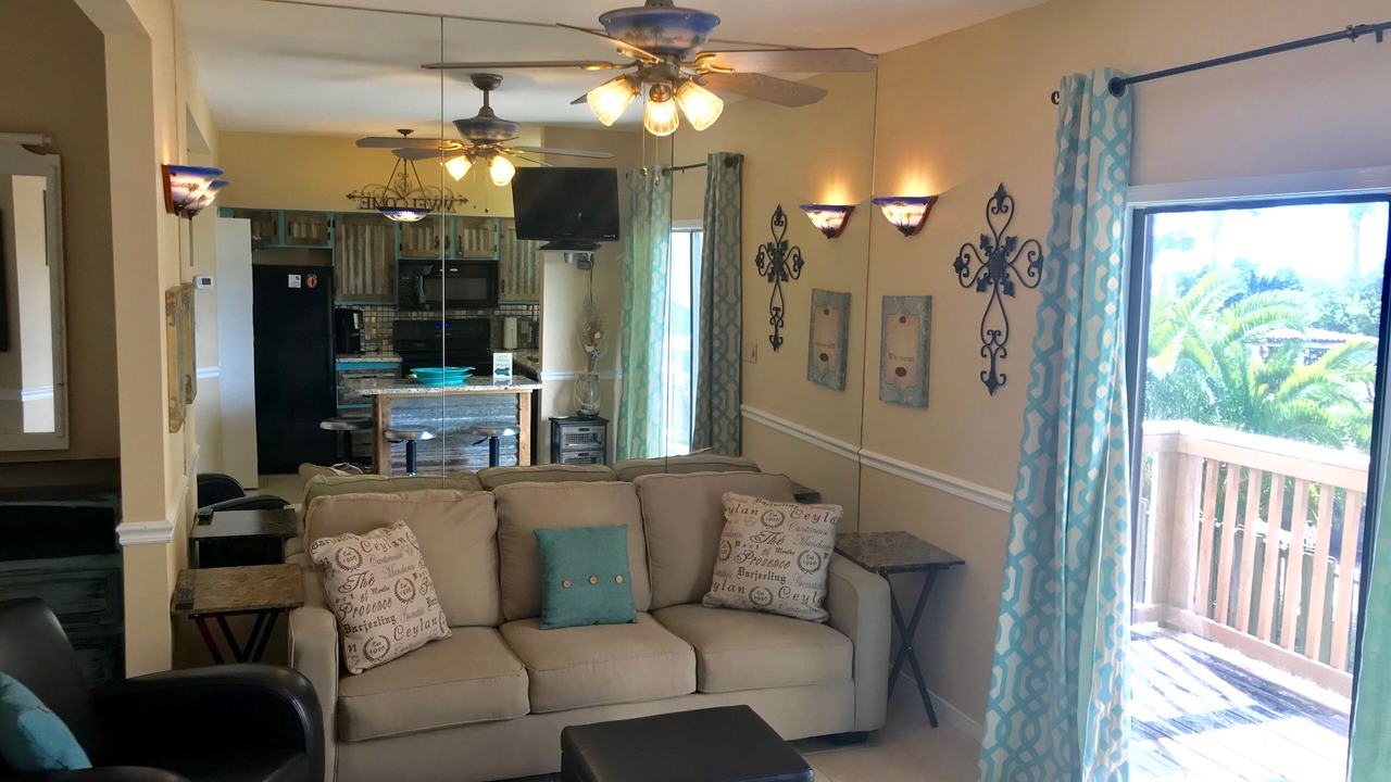Photo of Livingroom in Orange Beach East