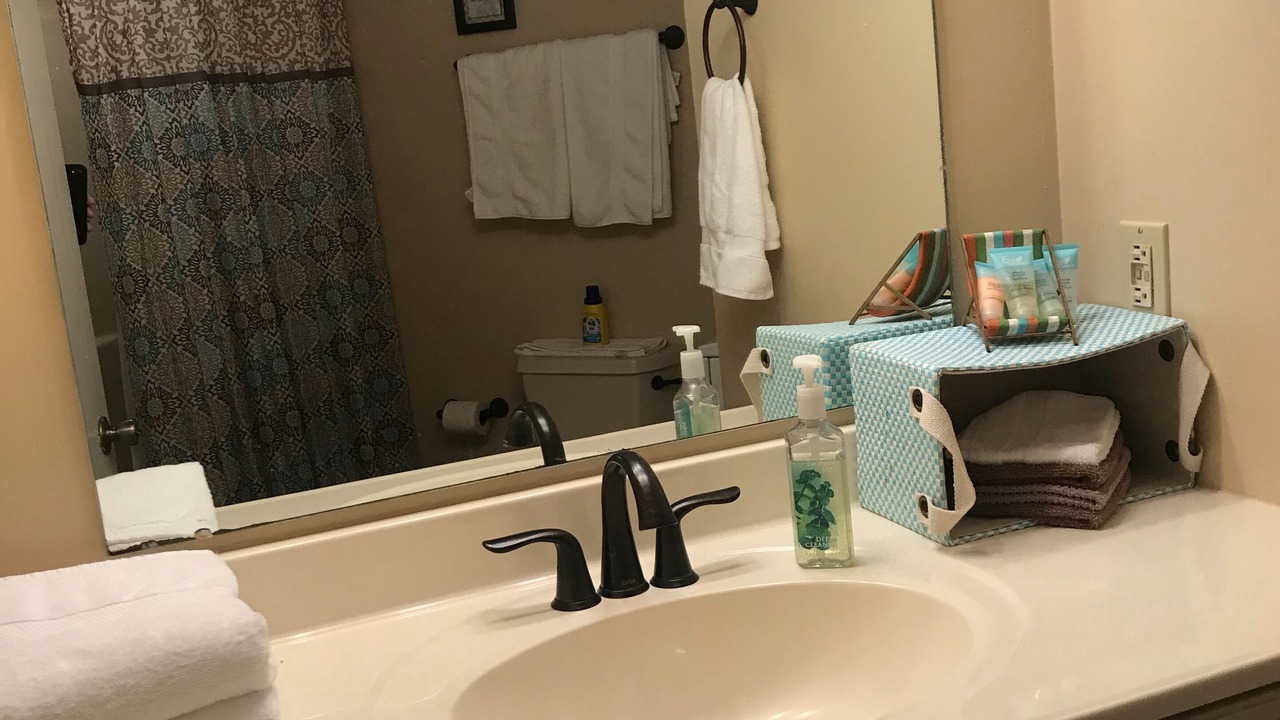 Photo of Bathroom in Orange Beach East
