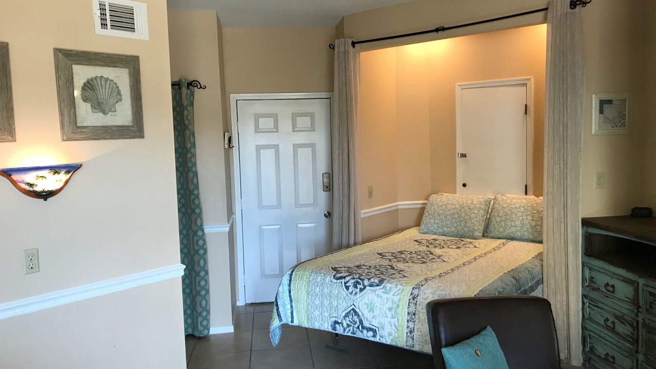 Photo of Bedroom in Orange Beach East