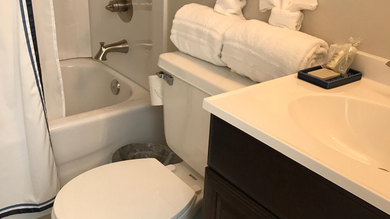 Photo of Bathroom in Oxnard Shores