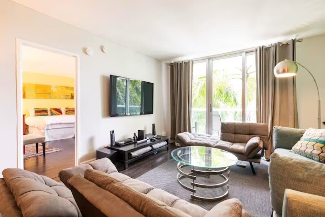 Photo of Livingroom in Hollywood South Central Beach