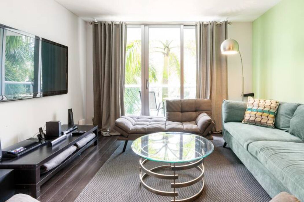 Photo of Livingroom in Hollywood South Central Beach
