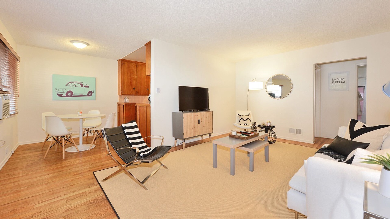 Photo of Livingroom in Beachwood Canyon